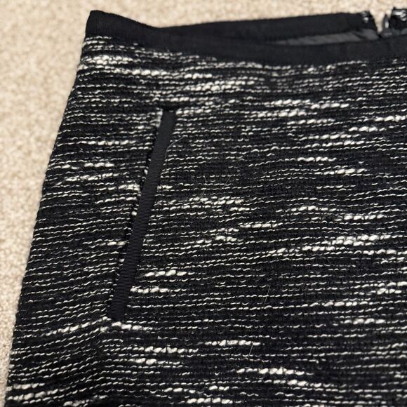 Talbots Black Tweed Pencil Skirt Wool Blend Pockets Ribbon Trim Lined Size 2P - Picture 3 of 6